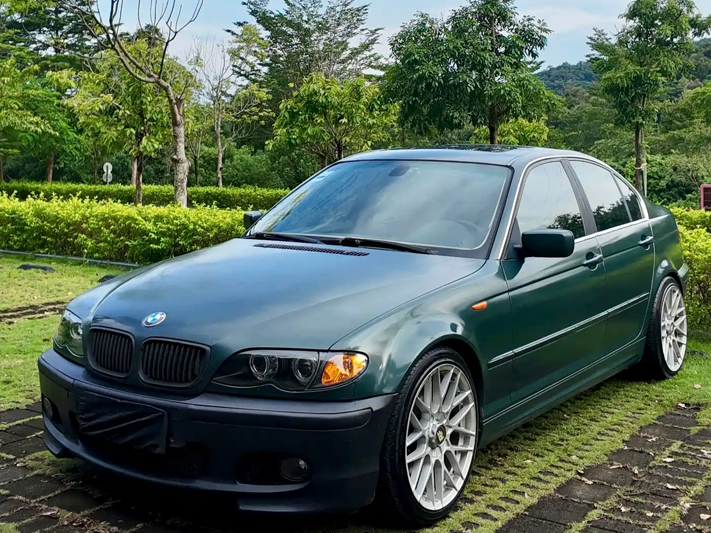 BMW 3 Series 2003 2004 325i