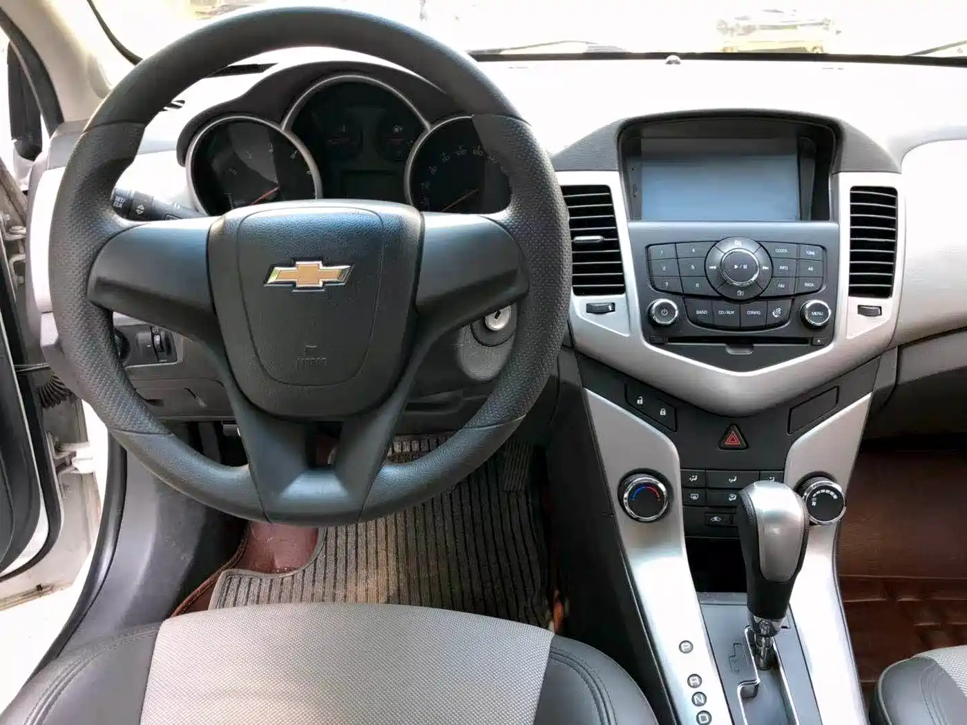 Chevrolet Cruze 2013 Model 1.8L SX AT фото 10