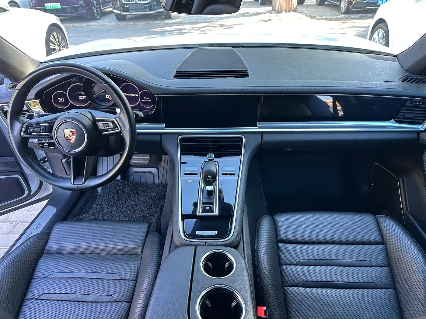PORSCHE PANAMERA