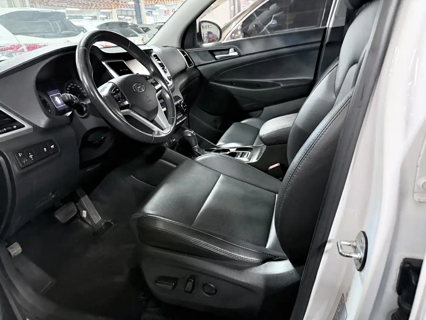 Hyundai Tucson 2015 1.6T Dual Clutch 2WD Leading фото 10