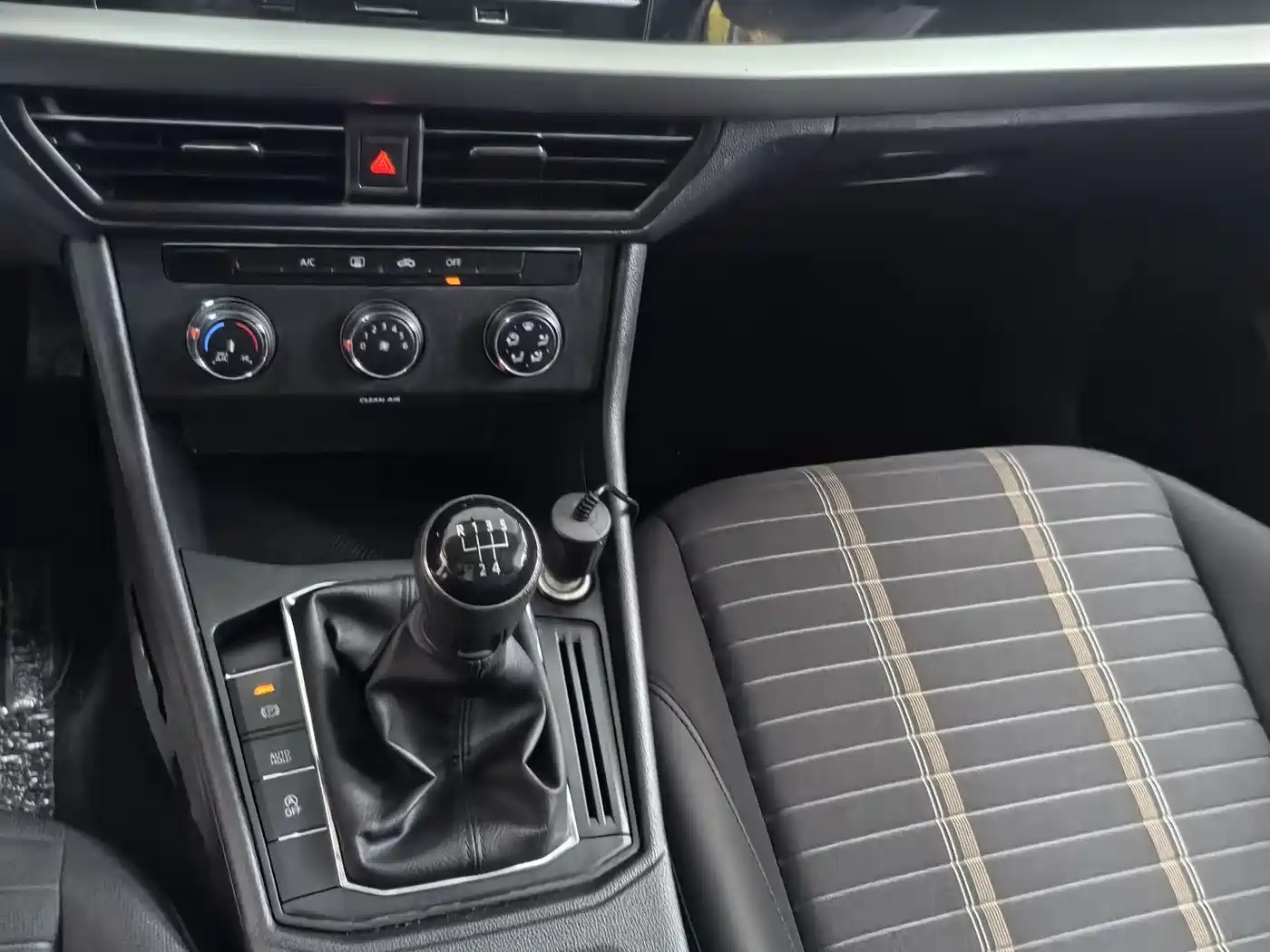 Volkswagen Lavida 2019 1.5L Manual Comfort Edition China VI фото 11