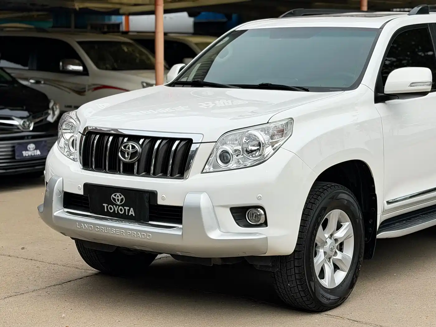 Toyota Prado 2010 4.0L Automatic TX-L NAVI фото 7