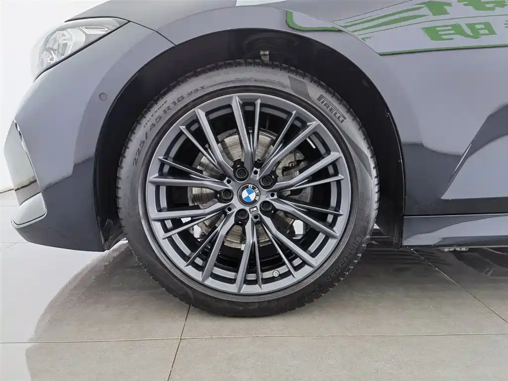 BMW 3 Series 2023 325i M Sport Black Night Package фото 17