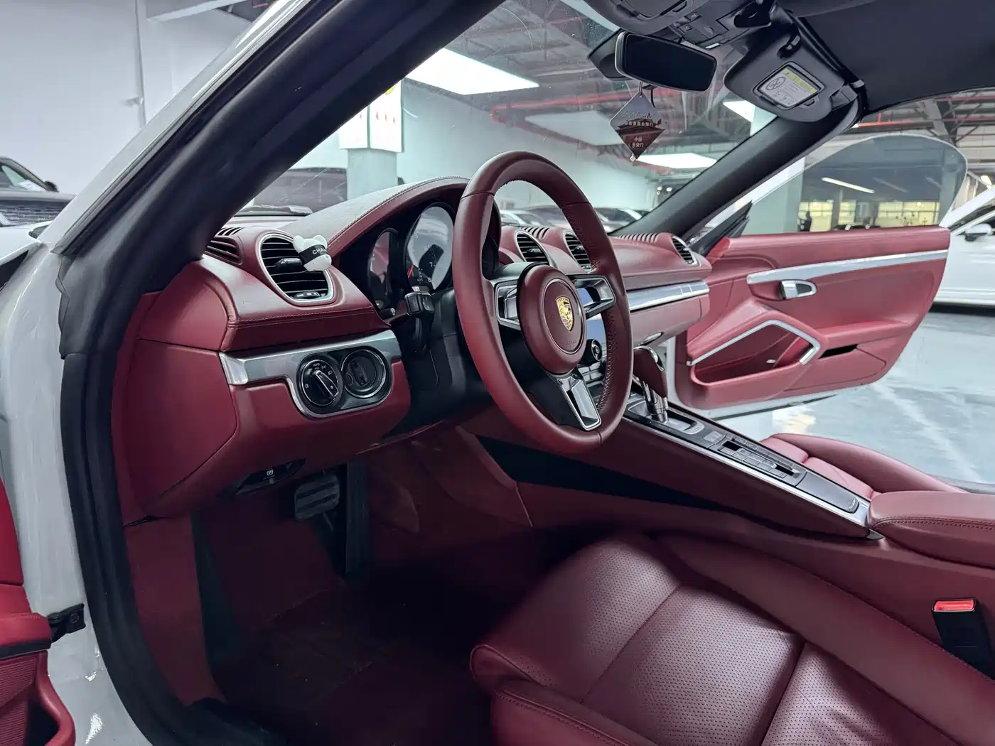 Porsche 718 2016 Boxster 2.0T фото 6