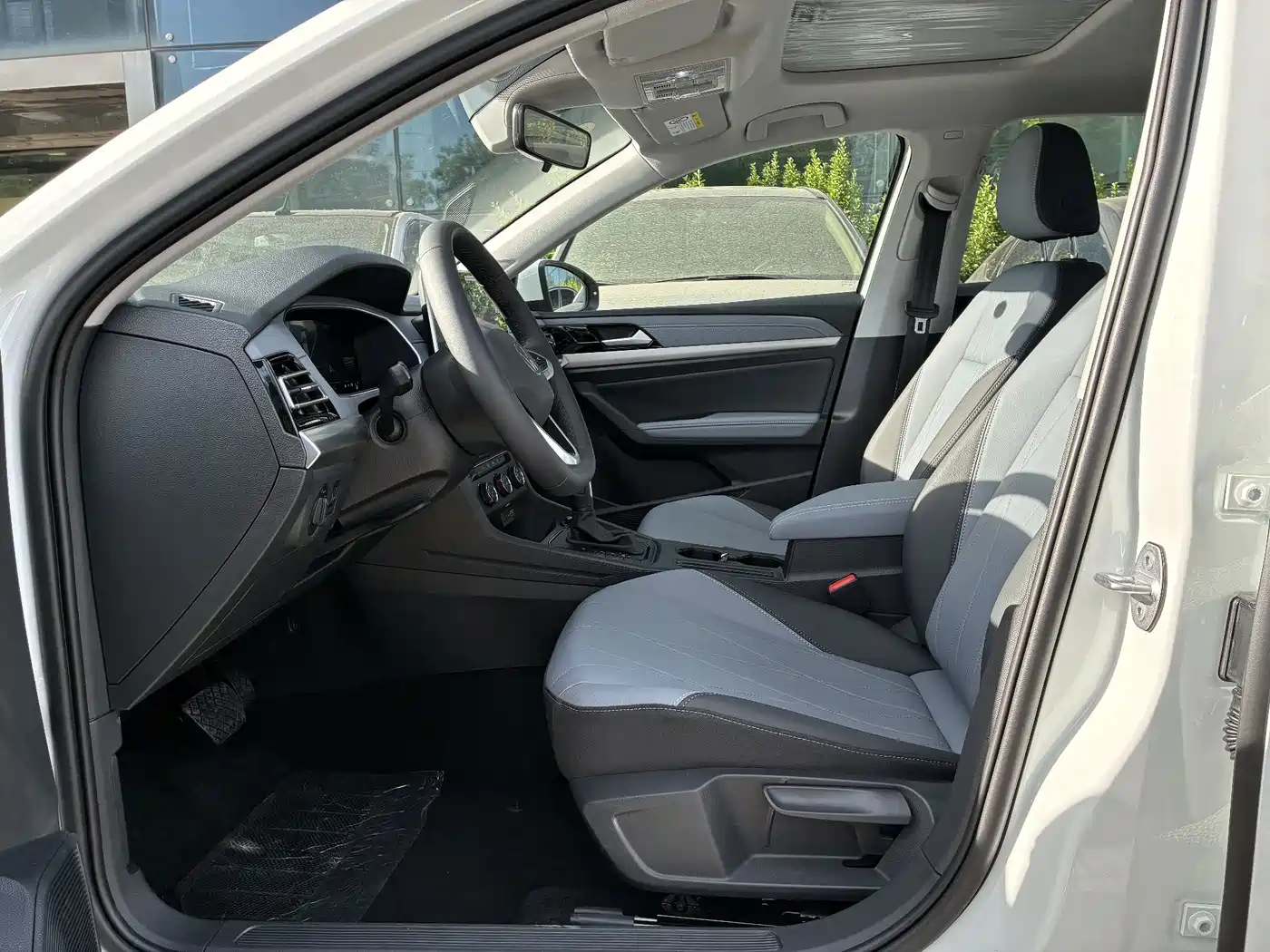 Volkswagen Lavida 2026 1.5L Auto 5 Million Edition фото 4