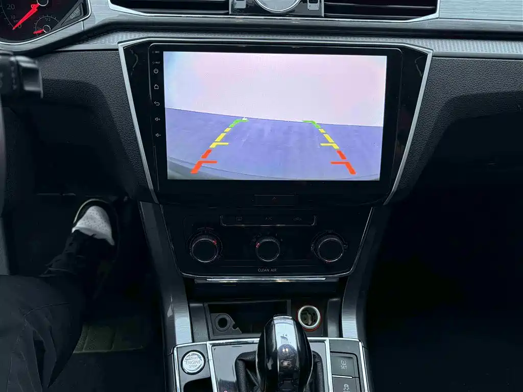 Volkswagen Passat 2017 330TSI DSG Prestige фото 6