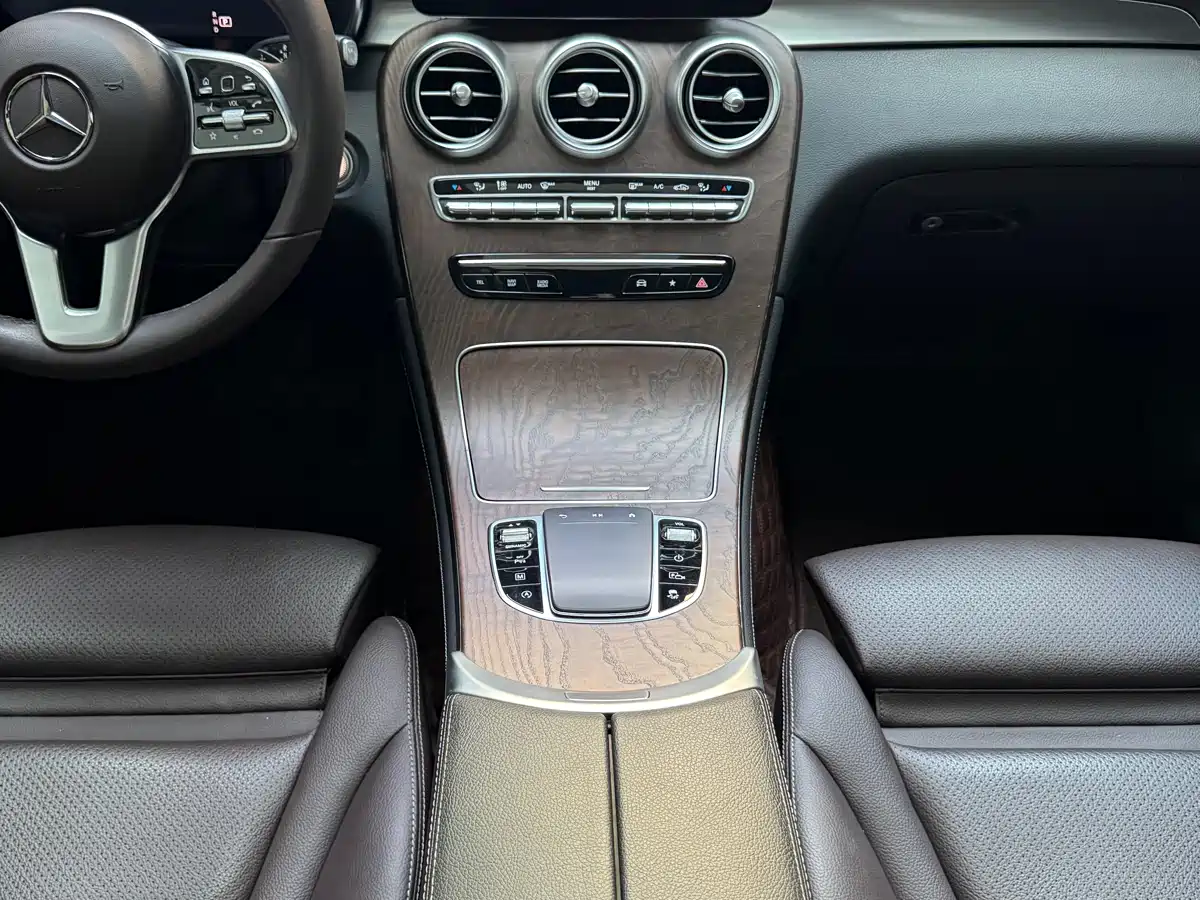 Mercedes-Benz GLC 2020 Facelift GLC 300 L 4MATIC Dynamic фото 12