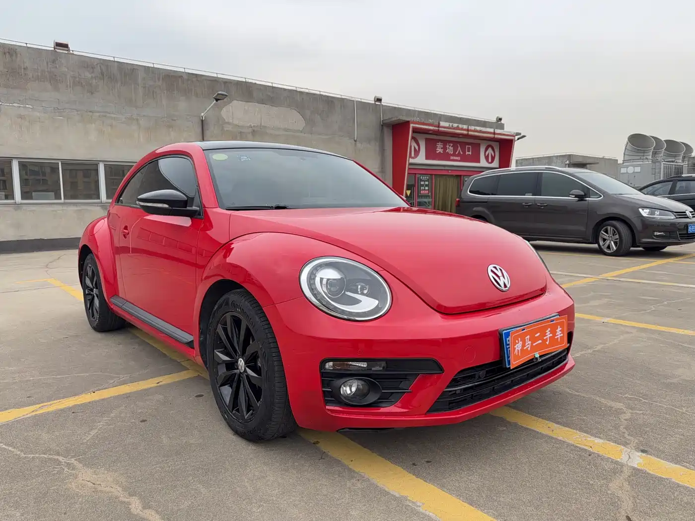 Volkswagen Beetle 2018 180TSI Obsidian Series Special Edition фото 3