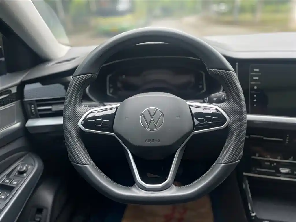 Photo 14 - Volkswagen Passat