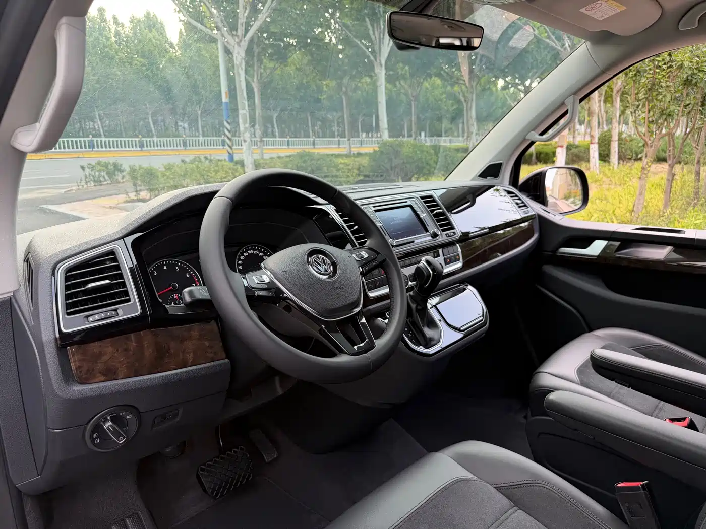 Volkswagen Multivan 2019 2019 2.0TSI 4WD Premium 7-seater