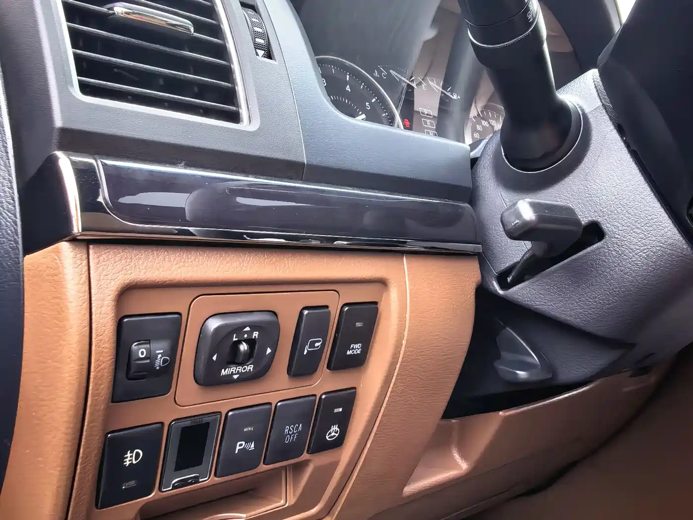 Toyota Land Cruiser (Import) 2015 4.6L V8 Middle East Limited Edition фото 12