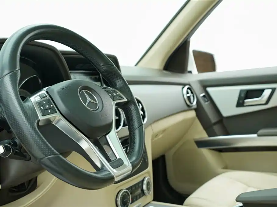 Mercedes-Benz GLK-Class 2015 GLK 300 4MATIC Fashion Ultimate Edition фото 8