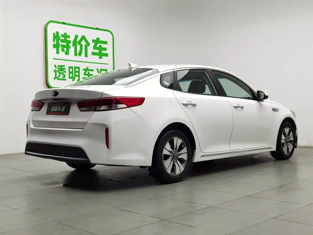 Kia K5 2016 2.0L Hybrid GLS фото 2