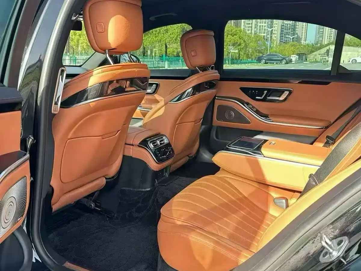 Photo 9 - Mercedes-Benz S-Class