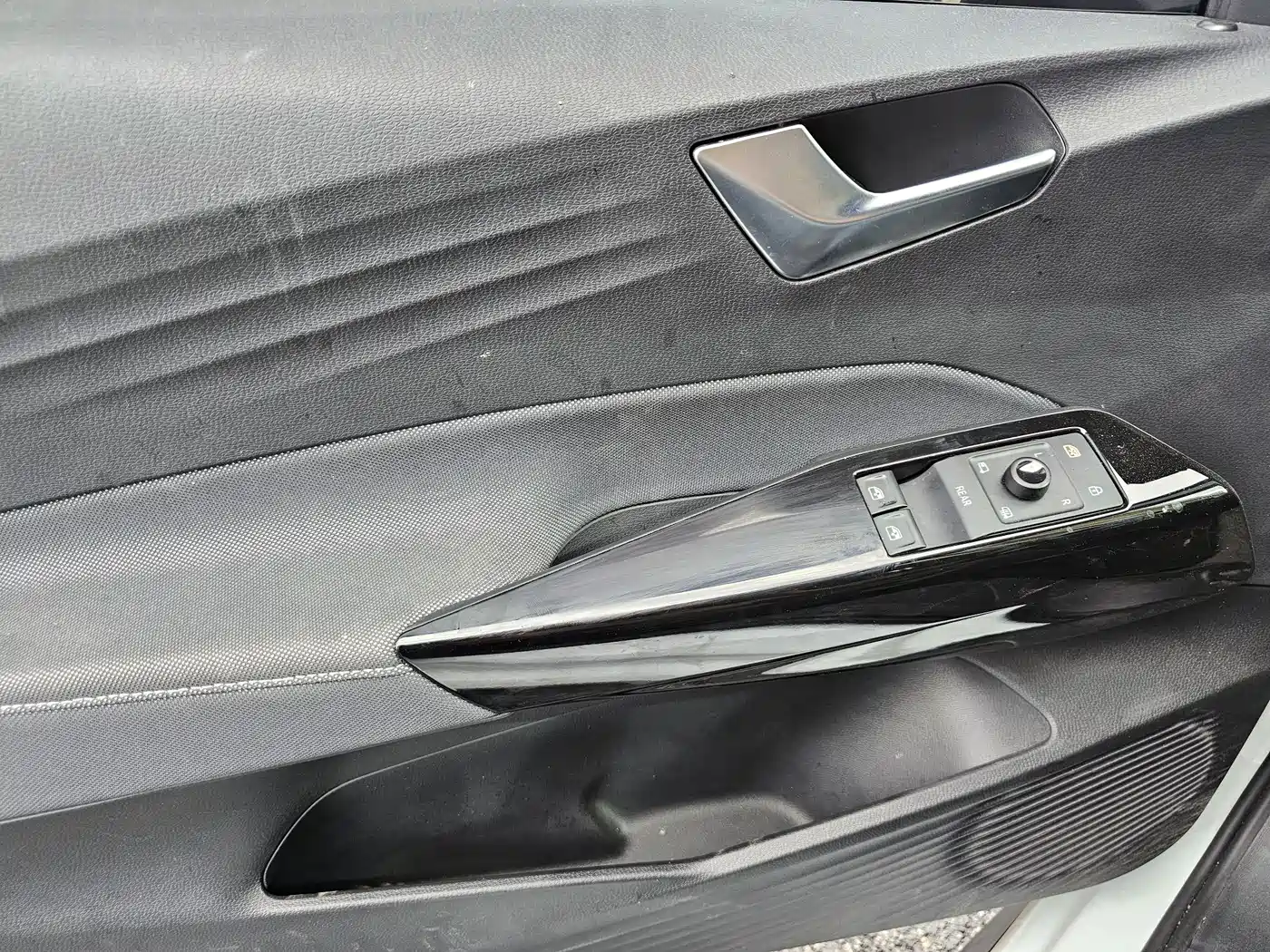 Volkswagen ID.3 2023 Pure Smart Edition фото 8