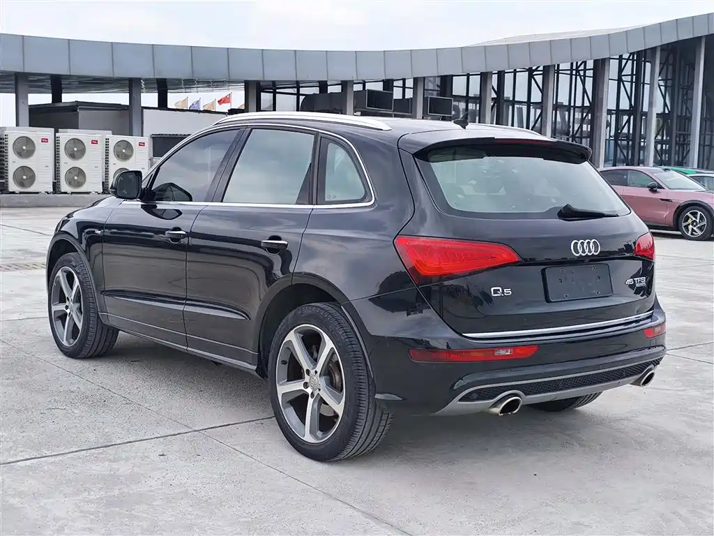 Audi Q5 (Import) 2013 45 TFSI quattro Sport фото 3