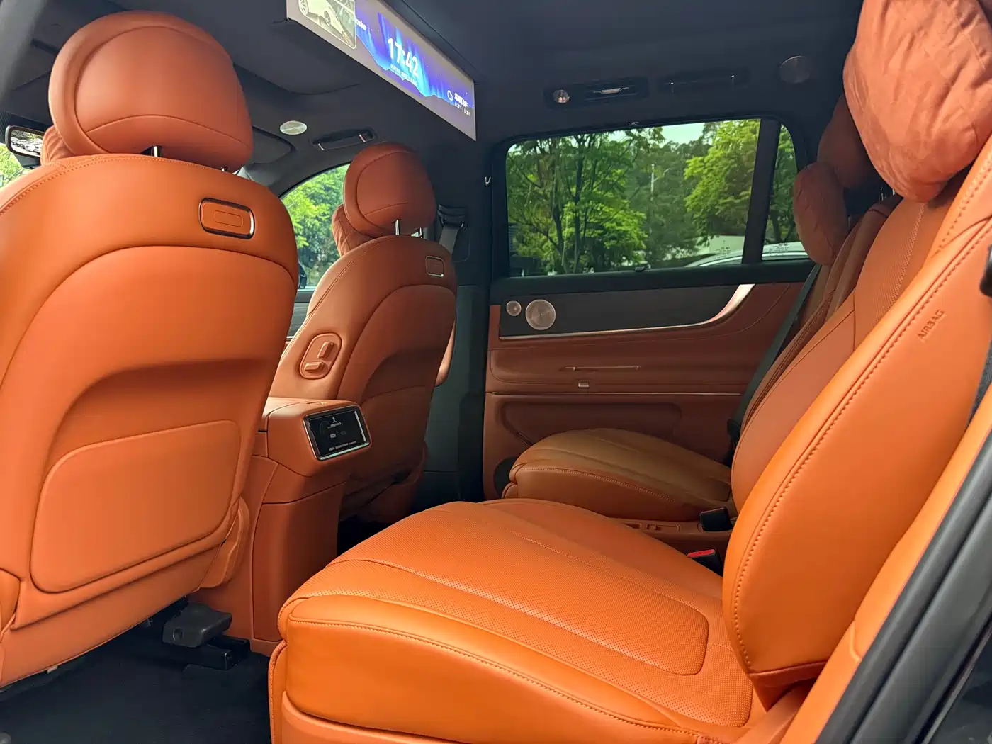 AITO Wenjie AITO M9 2026 Extended Range Ultra Edition 52kWh 6-seater фото 7