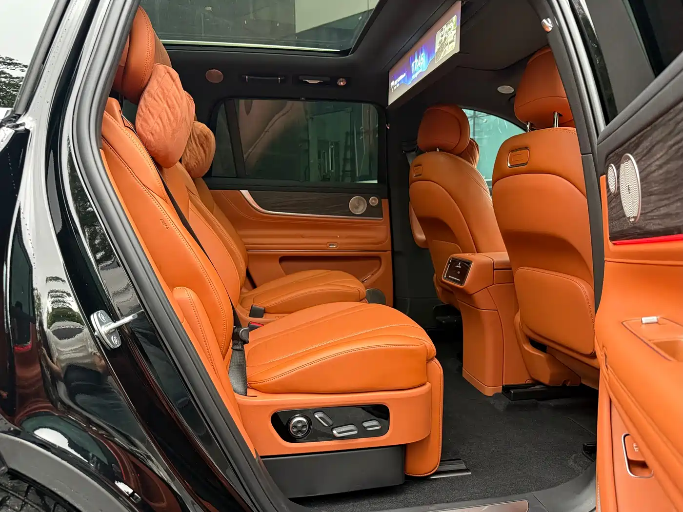 AITO Wenjie AITO M9 2026 Extended Range Ultra Edition 52kWh 6-seater фото 15