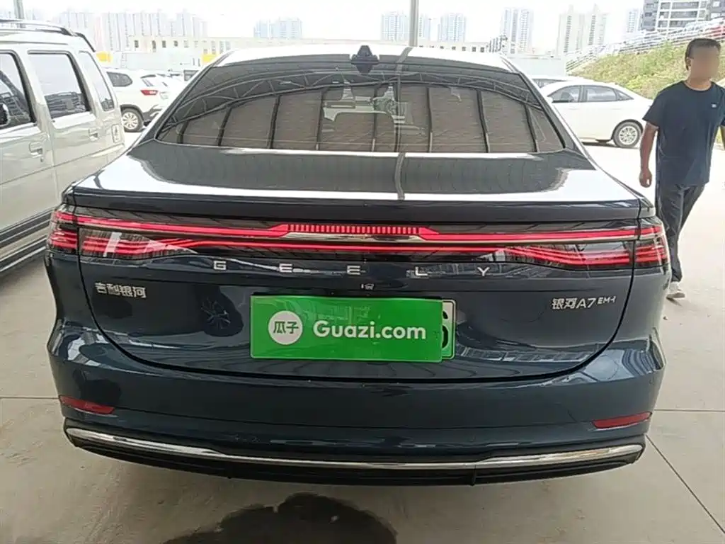 Geely Galaxy Galaxy A7 2025 EM-i 150km Premium Edition фото 6