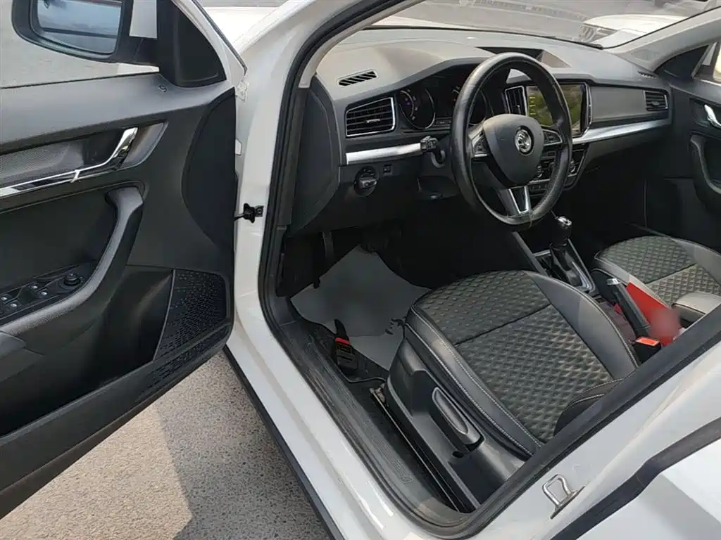 Škoda Kamiq 2020 Model 1.5L Automatic Comfort фото 16