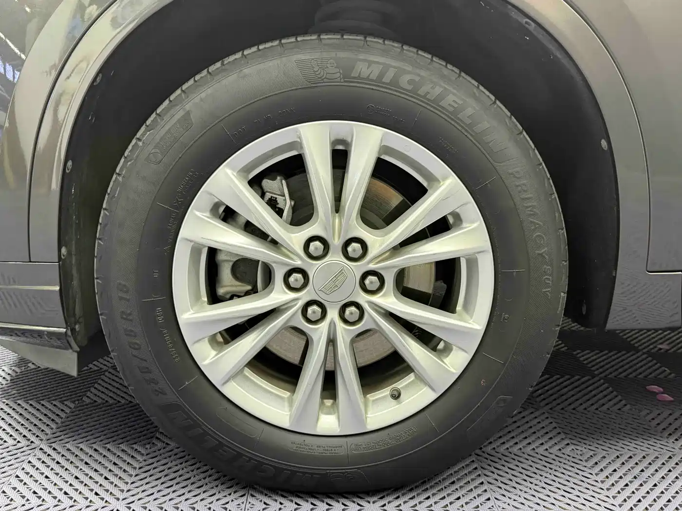 CADILLAC XT6