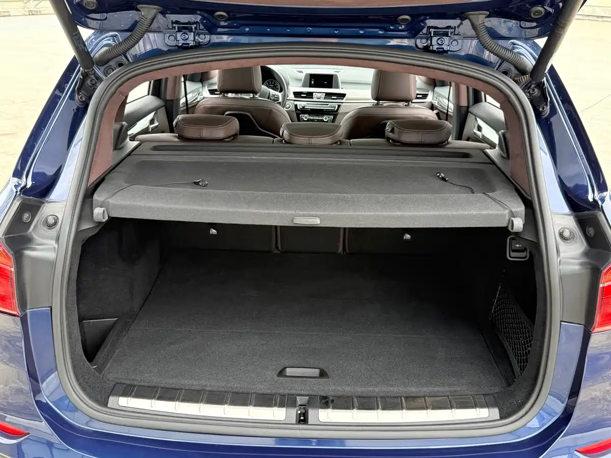 BMW X1 2018 sDrive18Li Premium Model фото 8