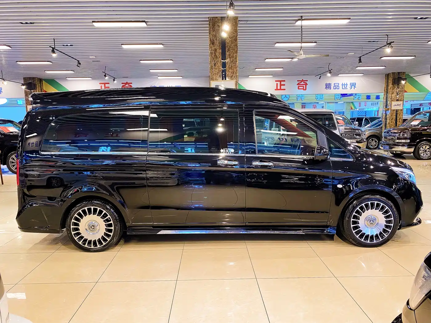 Mercedes-Benz Vito 2018 2.0T Business Edition China VI фото 4