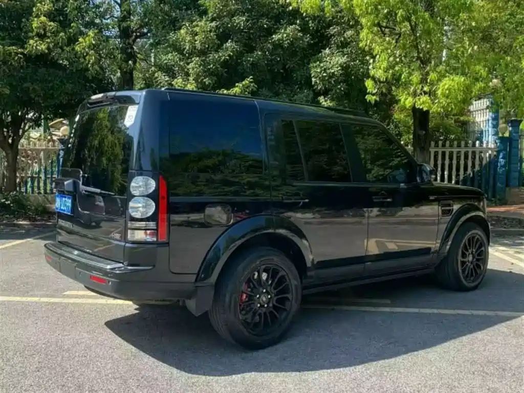 Land Rover Discovery 2016 3.0 SDV6 Black Edition HSE Diesel фото 6
