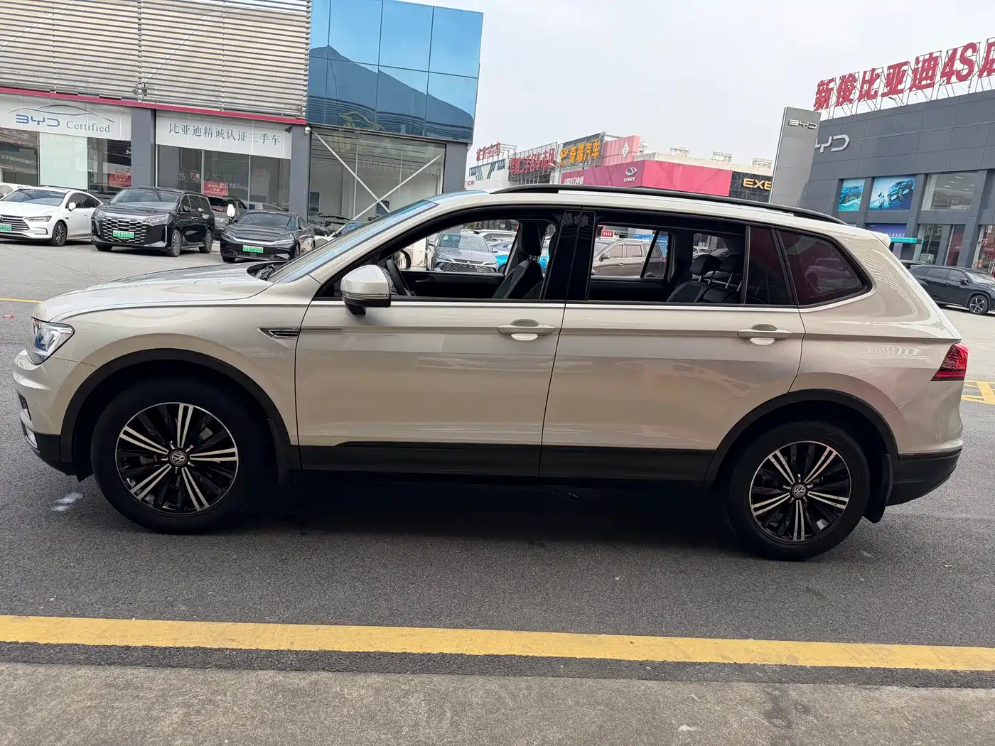 Volkswagen Tiguan L 2019 330TSI Automatic 2WD Trend Edition China VI фото 5