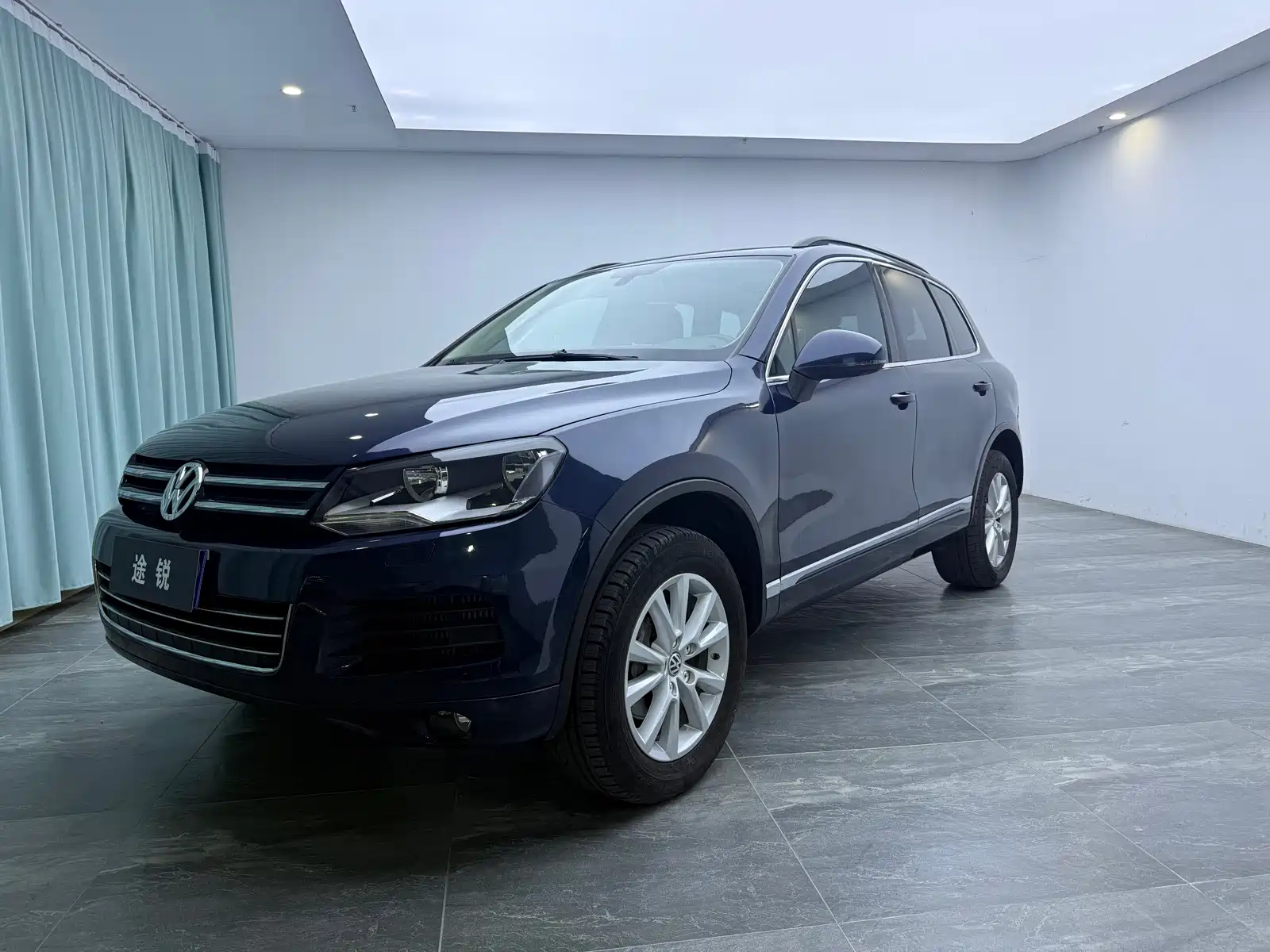 Фото 1 - Volkswagen Touareg