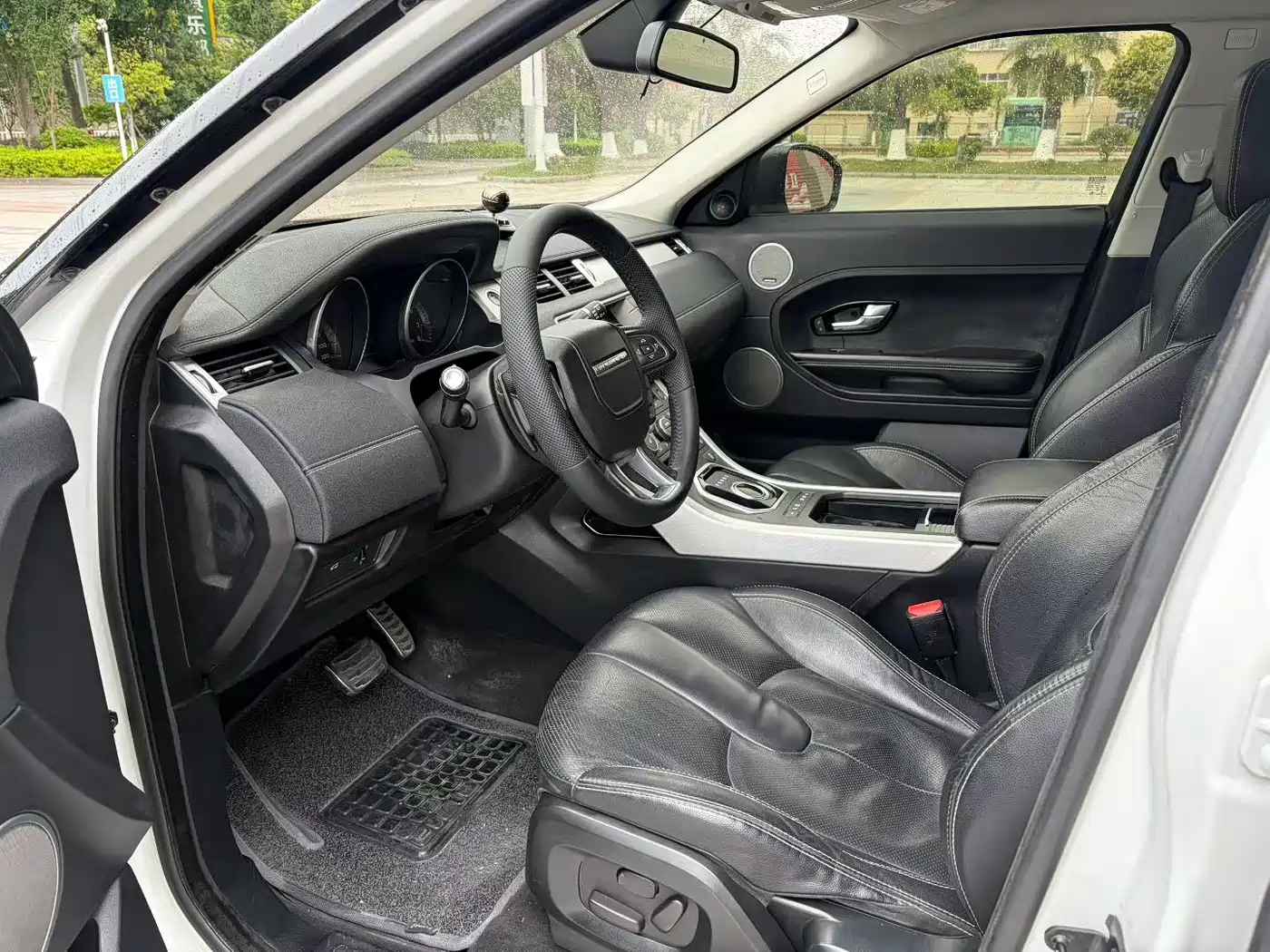 Land Rover Range Rover Evoque (Import) 2014 2014 2.0T 5-door Brilliance Sport
