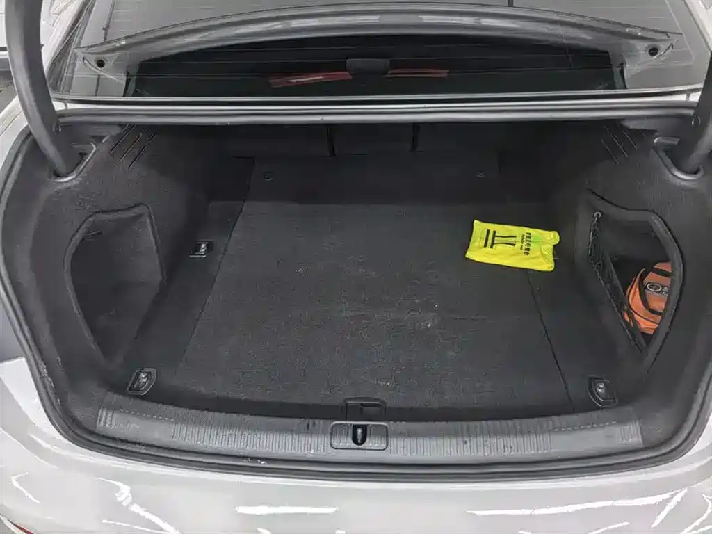 Audi A4L 2017 Plus 40 TFSI Progressive фото 8
