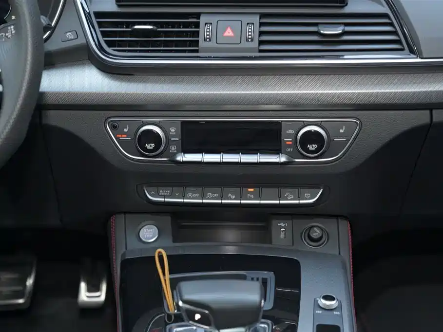 Audi Q5L Sportback 2022 40 TFSI RS Kit Speed Edition фото 21