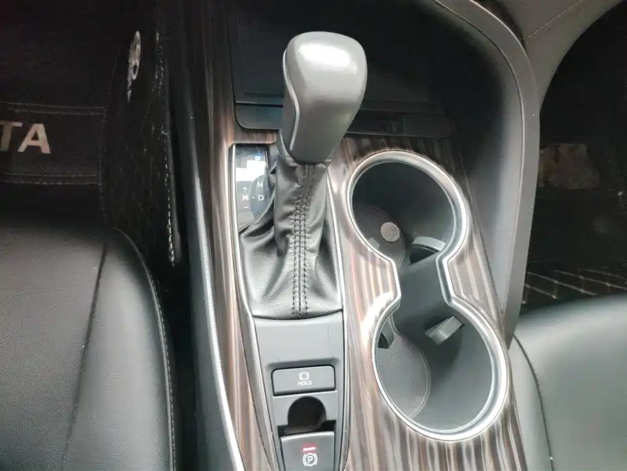 Toyota Camry 2019 2.0G Luxury Edition China VI фото 16