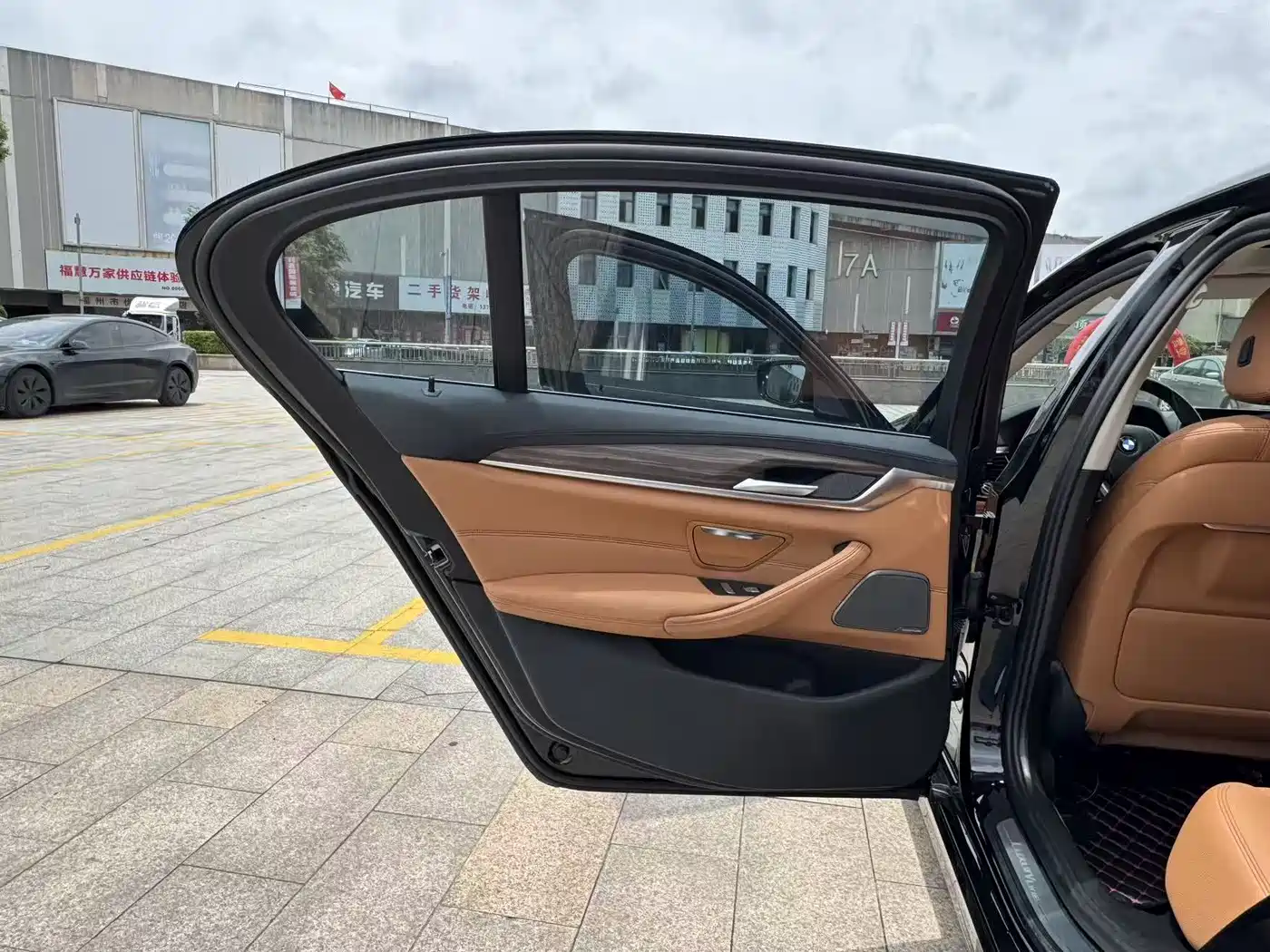 BMW 5 Series 2019 530Li Leading Luxury Package фото 16