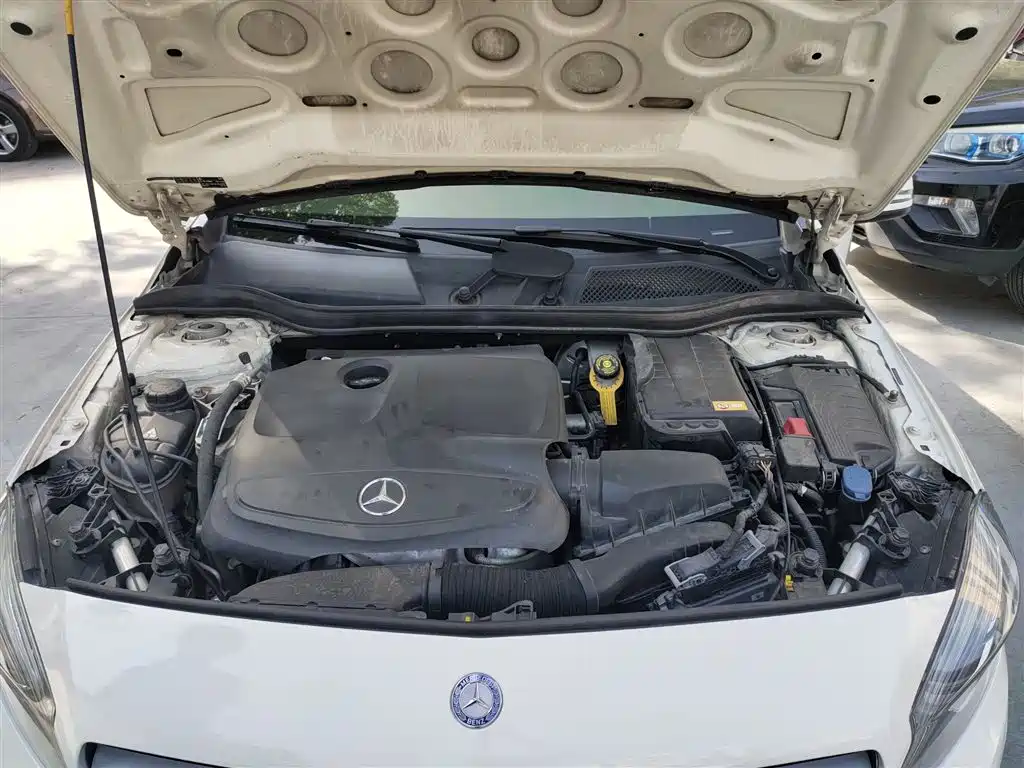 Mercedes-Benz A-Class (Import) 2015 A 200 Fashion фото 15