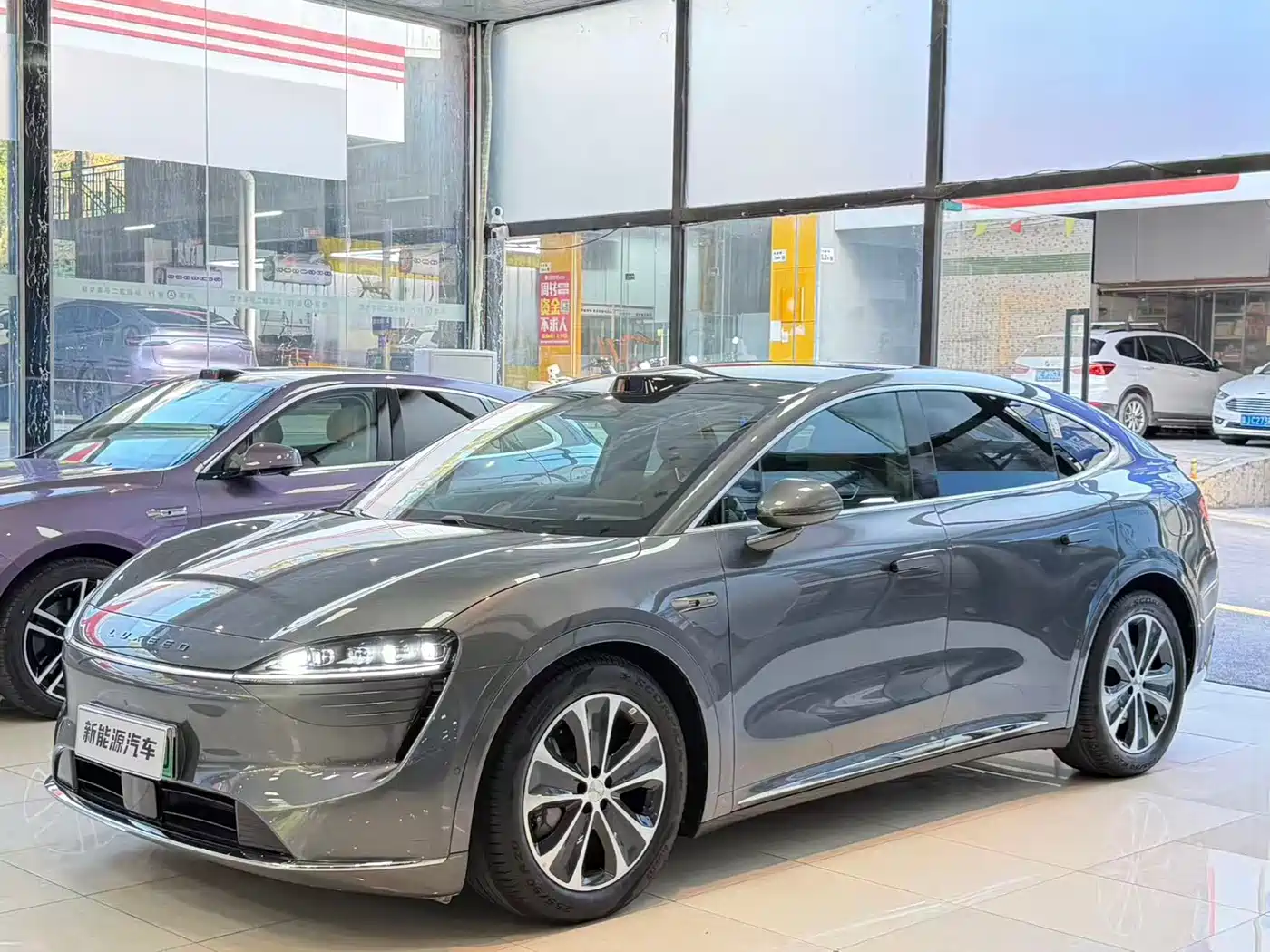 Zhijie Luxeed R7 2025 Extended Range 251km Max