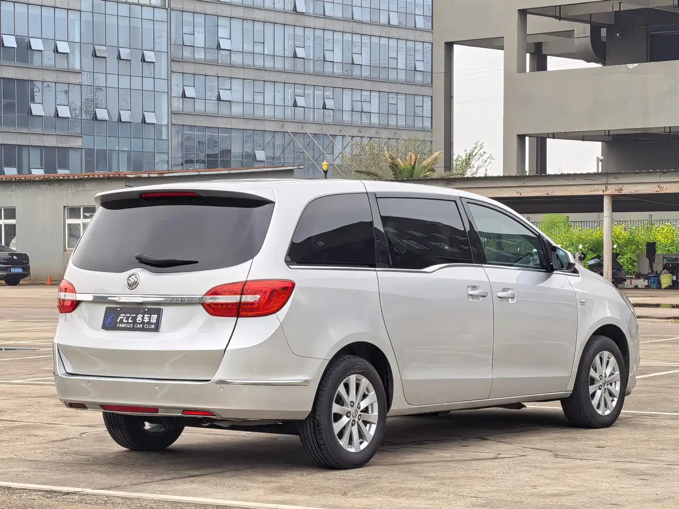 Buick GL8 2017 25S Comfort China V фото 4
