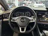 Фото 9 - Volkswagen Touareg