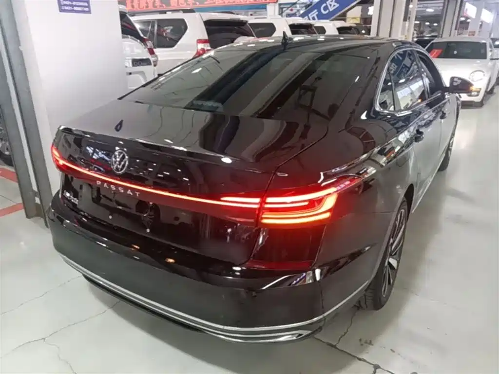 Volkswagen Passat 2025 Outstanding 380TSI Dragon Soaring Edition фото 7