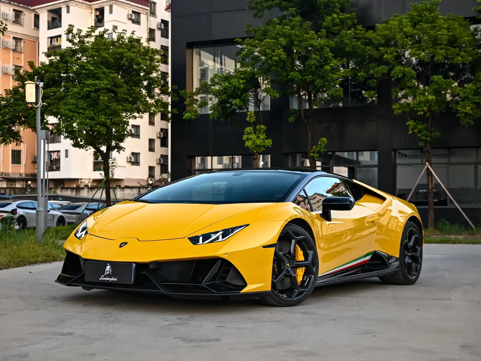 Фото 1 - Lamborghini Huracán