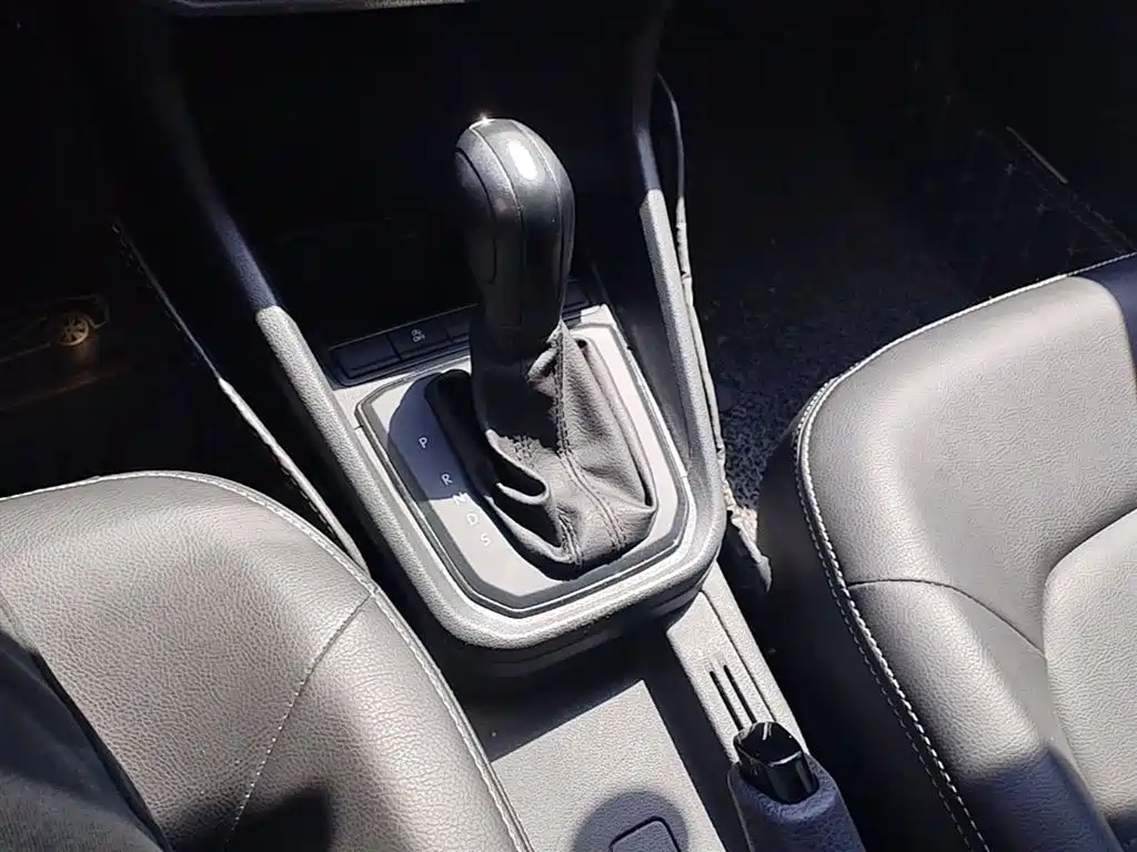 VOLKSWAGEN SANTANA