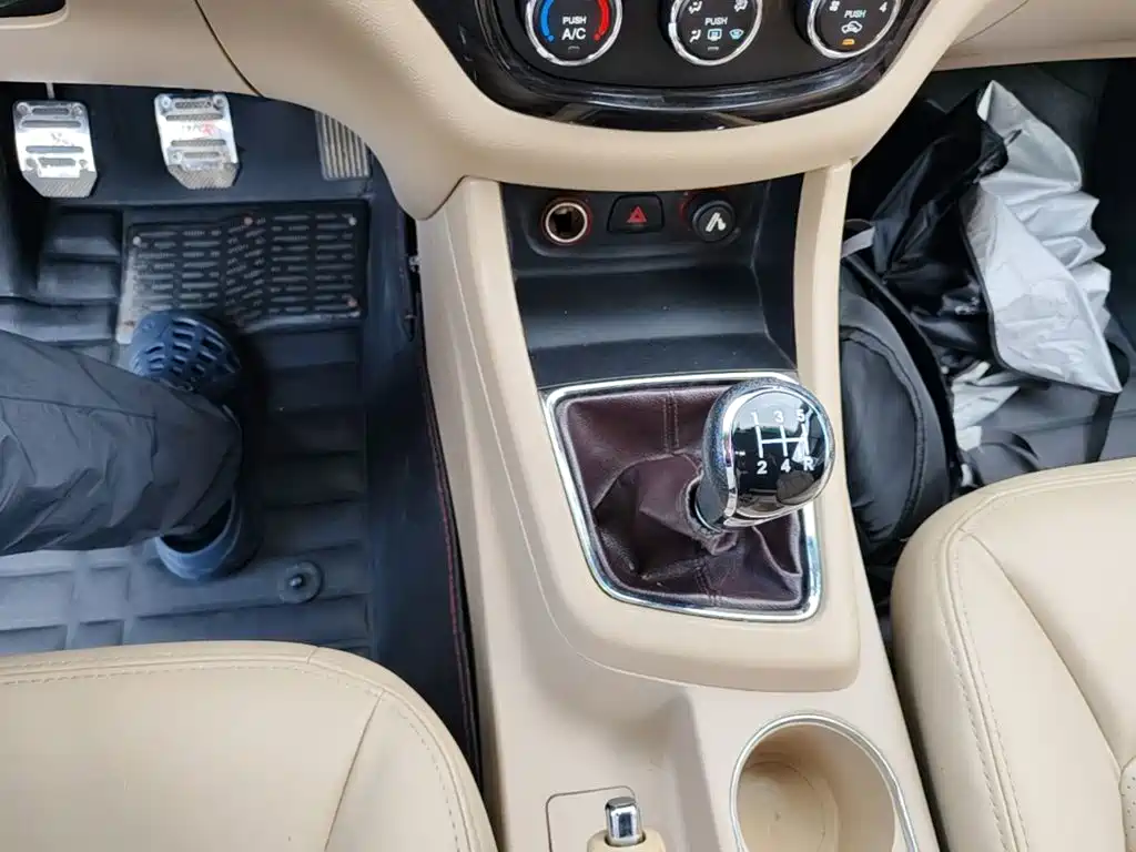 Baojun 730 2015 2014 1.5L Manual Comfort ESP Edition 7-Seater