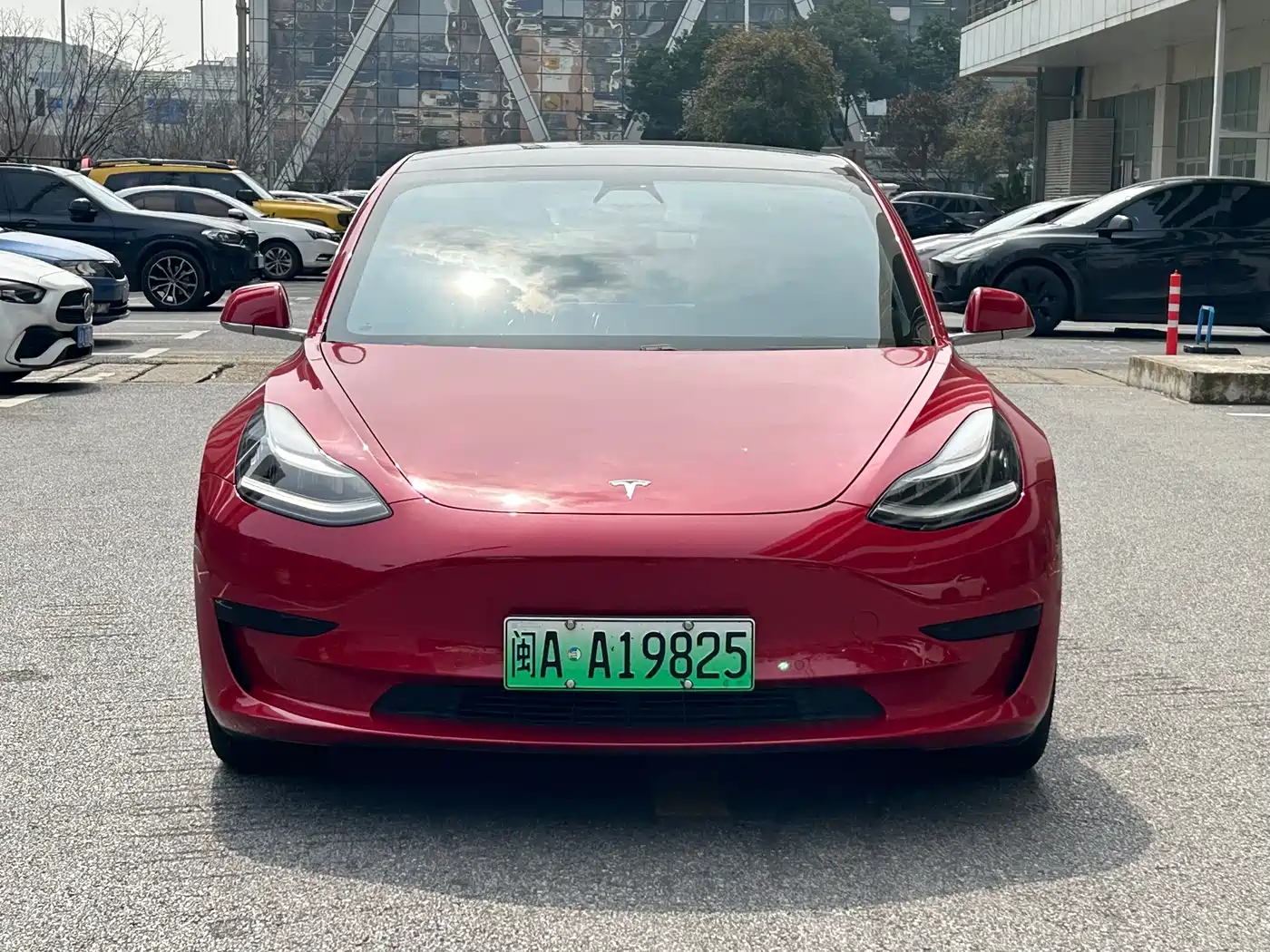 TESLA MODEL 3
