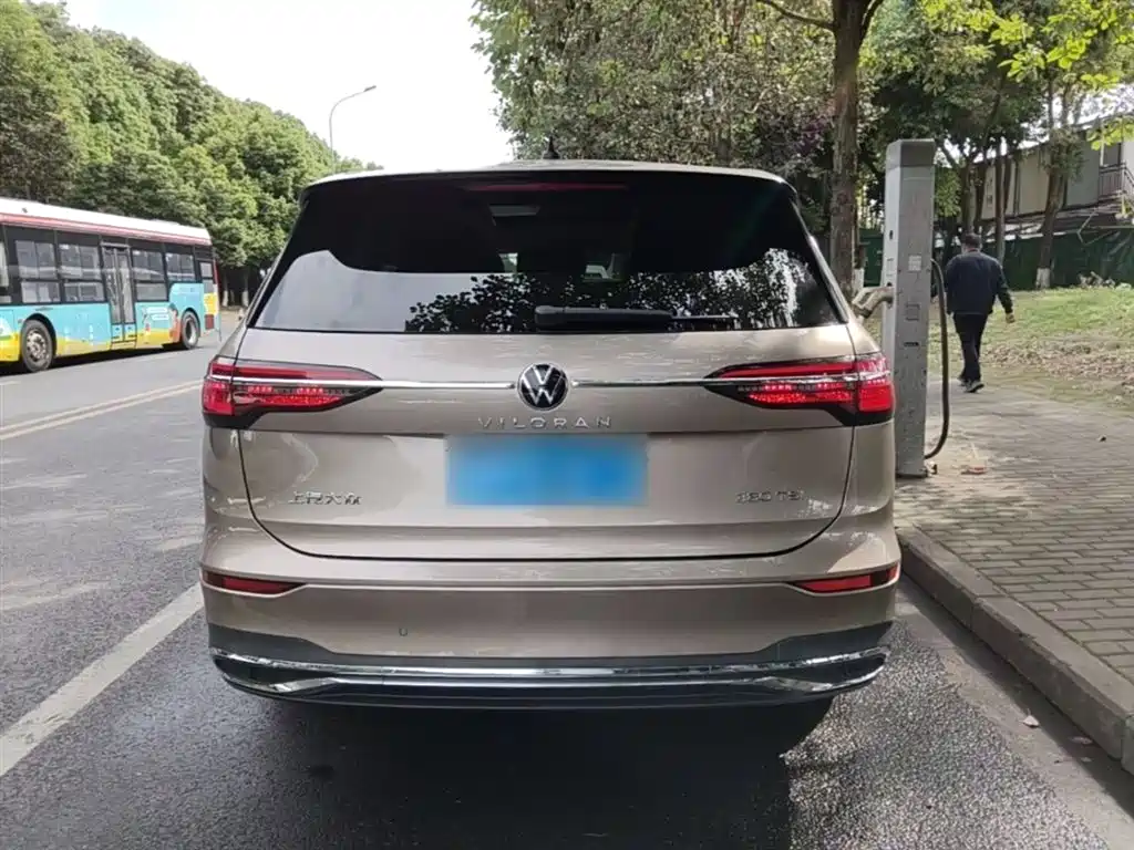 Volkswagen Viloran 2020 380TSI Premium фото 6