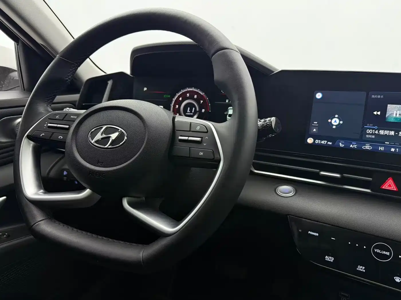 Hyundai Elantra 2022 1.5L CVT GLX Elite Edition фото 15