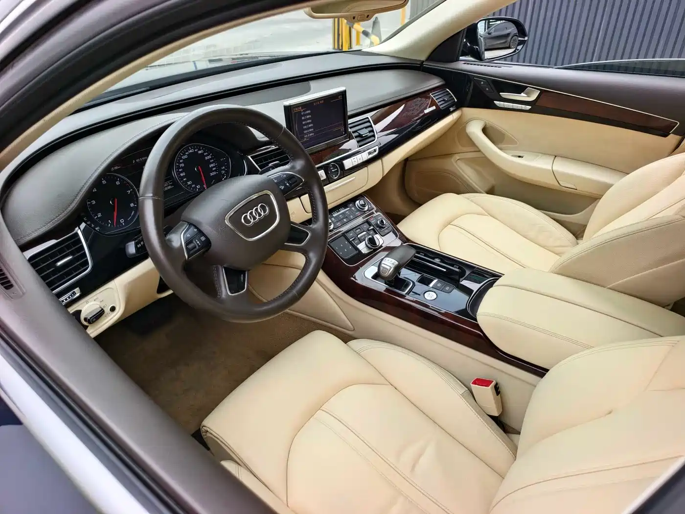 Audi A8 2013 A8L 45 TFSI quattro Comfort фото 8