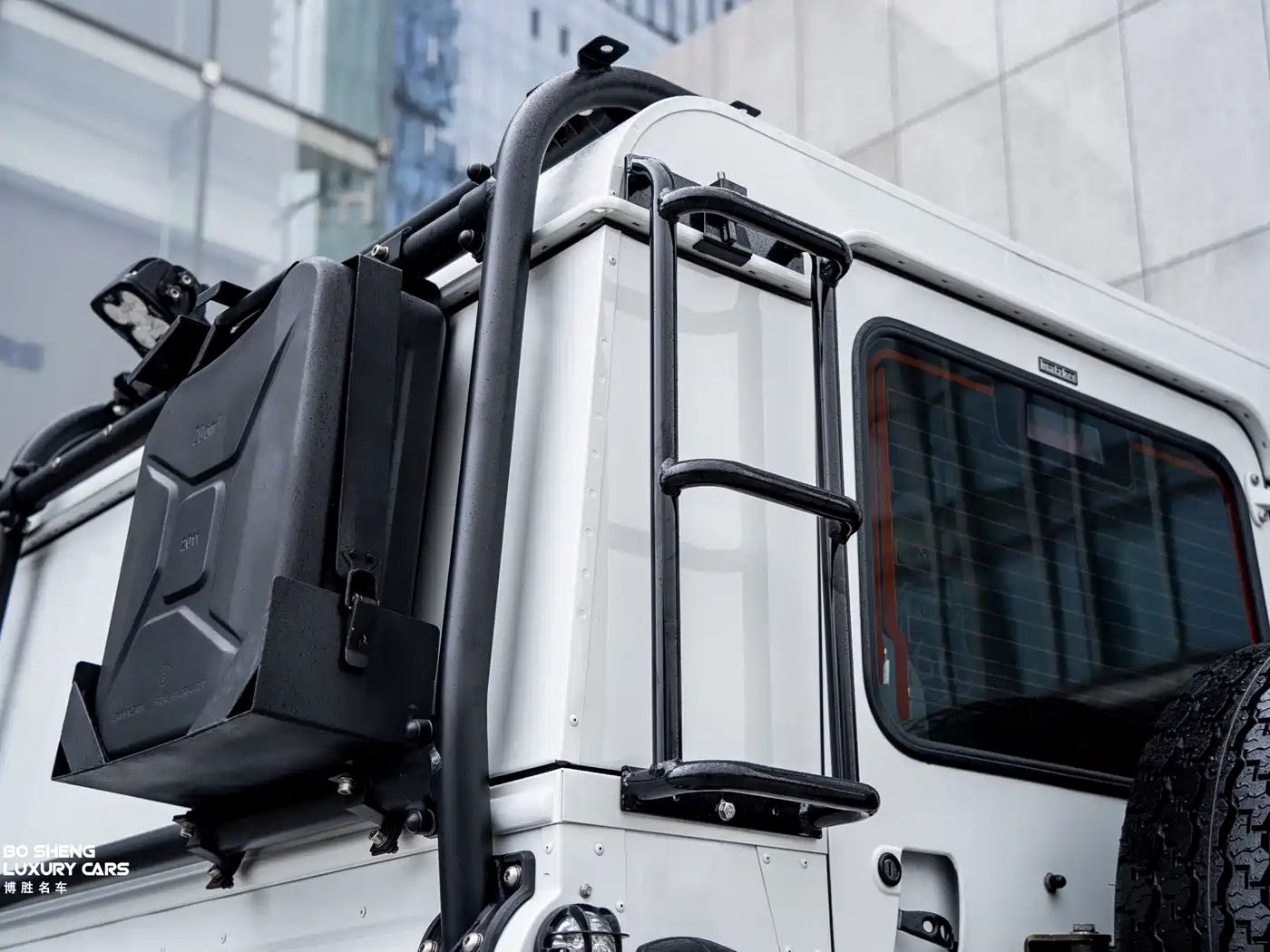 Land Rover Defender фото 31