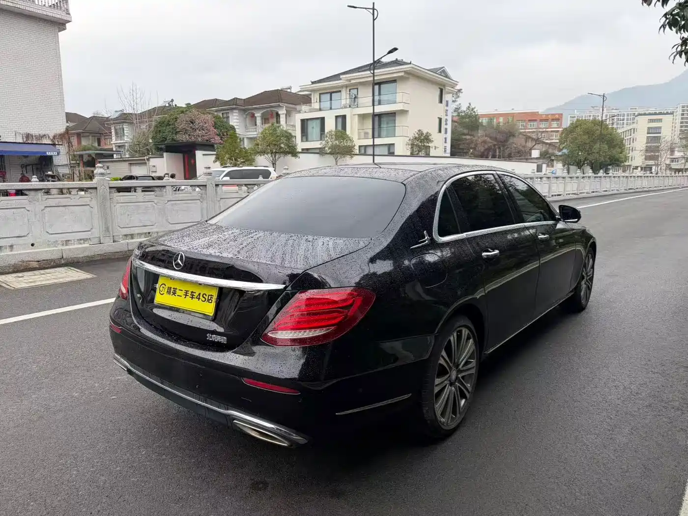 Mercedes-Benz E-Class 2016 E 300 L Luxury фото 4