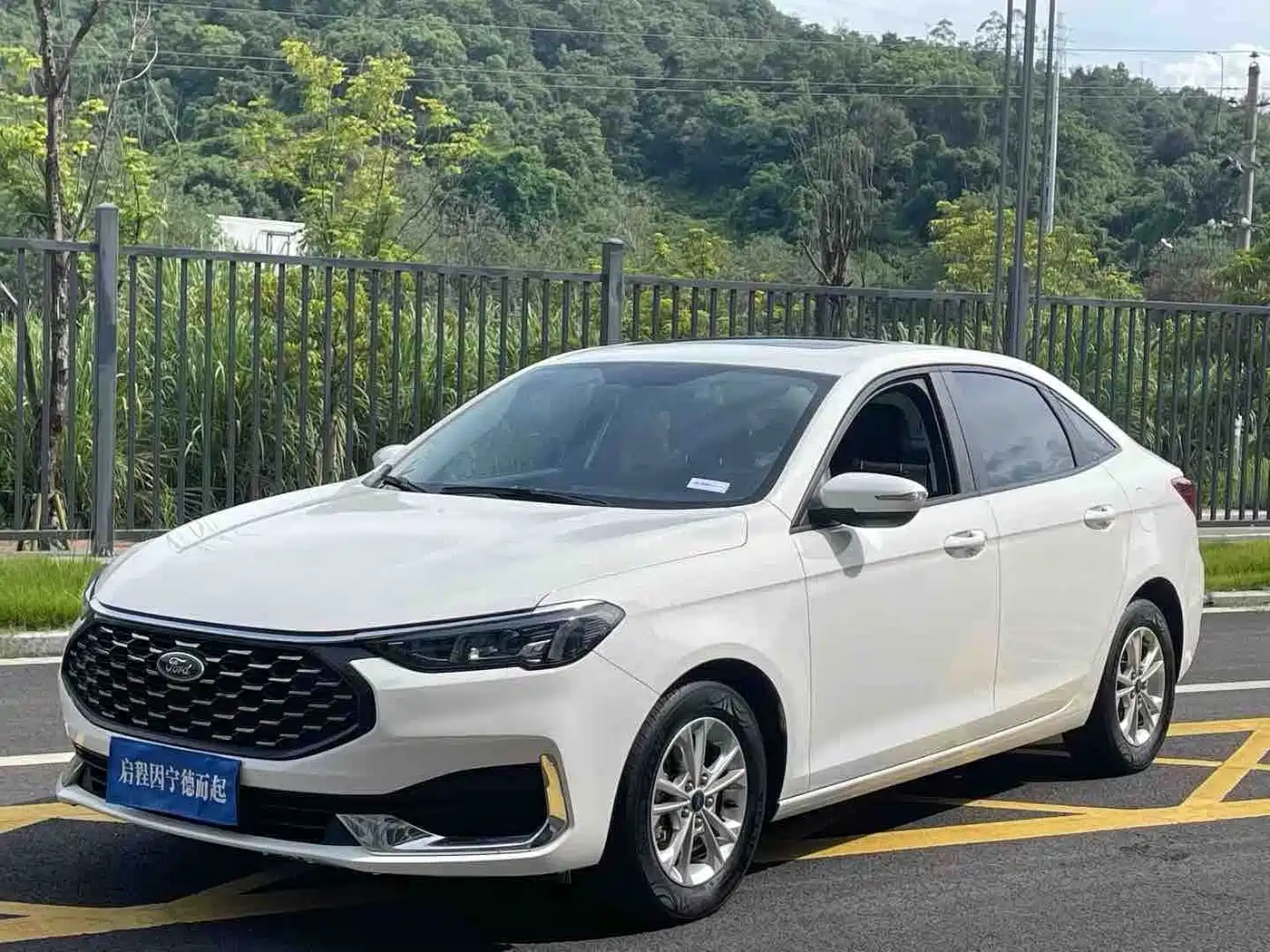 2022 Ford Escort